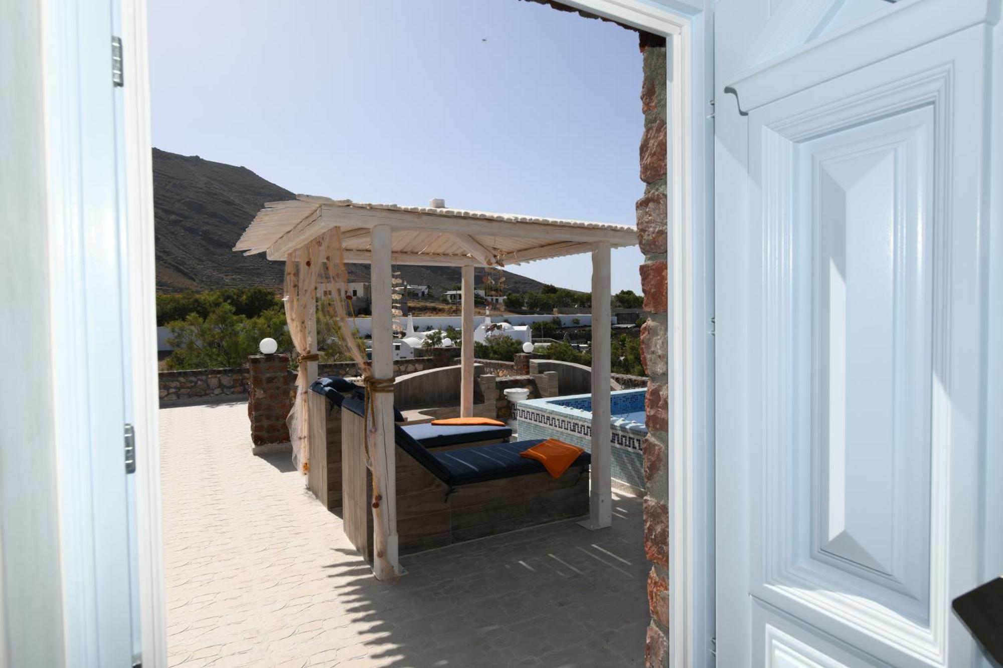 Starlight Luxury Seaside Villa & Suites Imerovigli  Exterior photo
