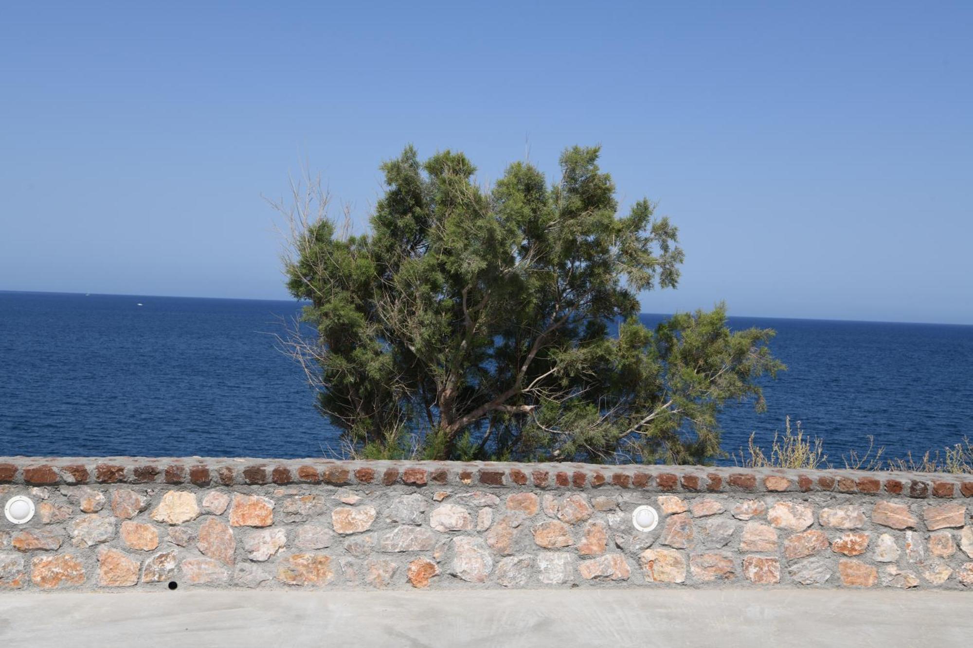 Starlight Luxury Seaside Villa & Suites Imerovigli  Exterior photo