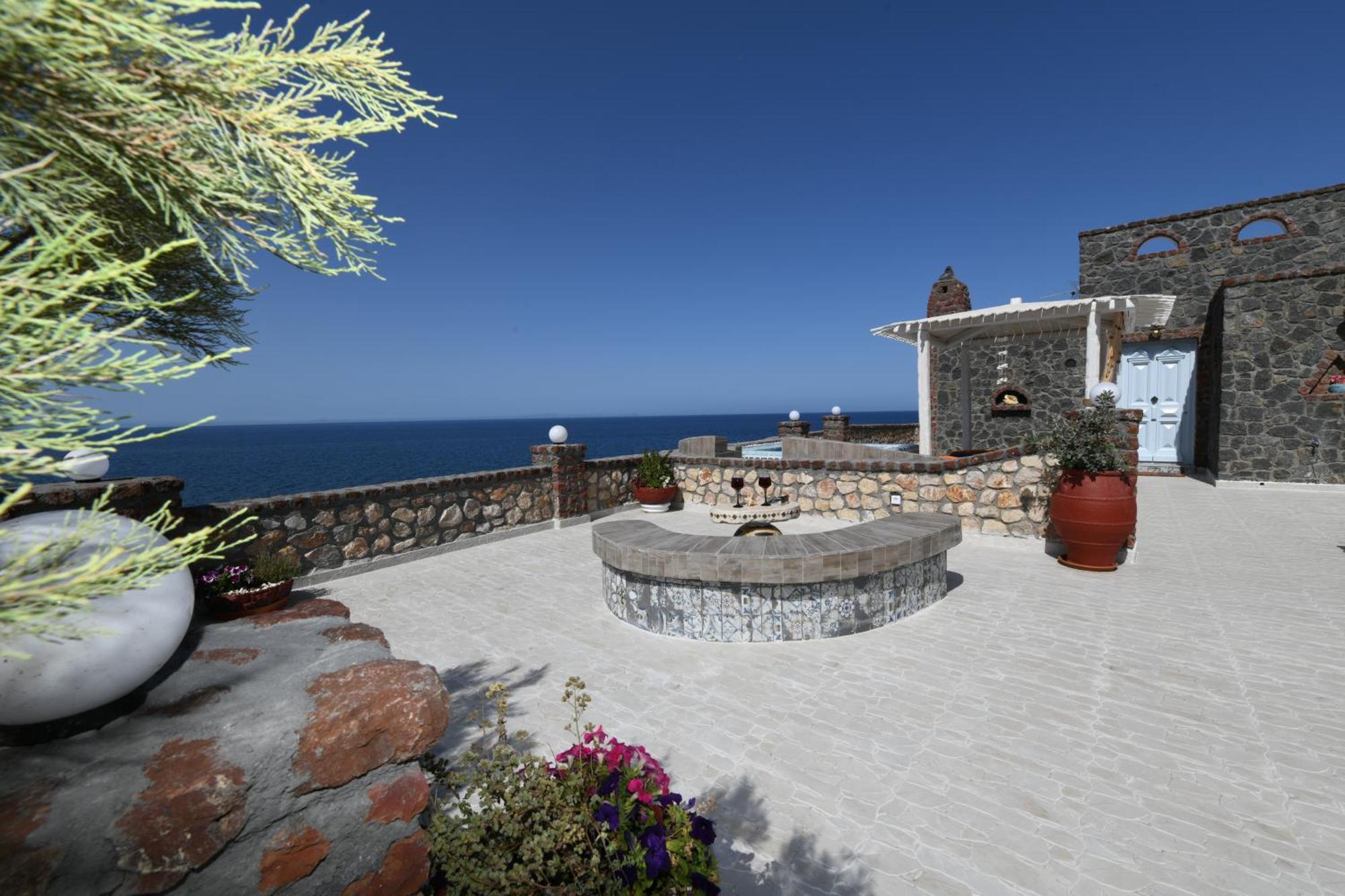Starlight Luxury Seaside Villa & Suites Imerovigli  Exterior photo