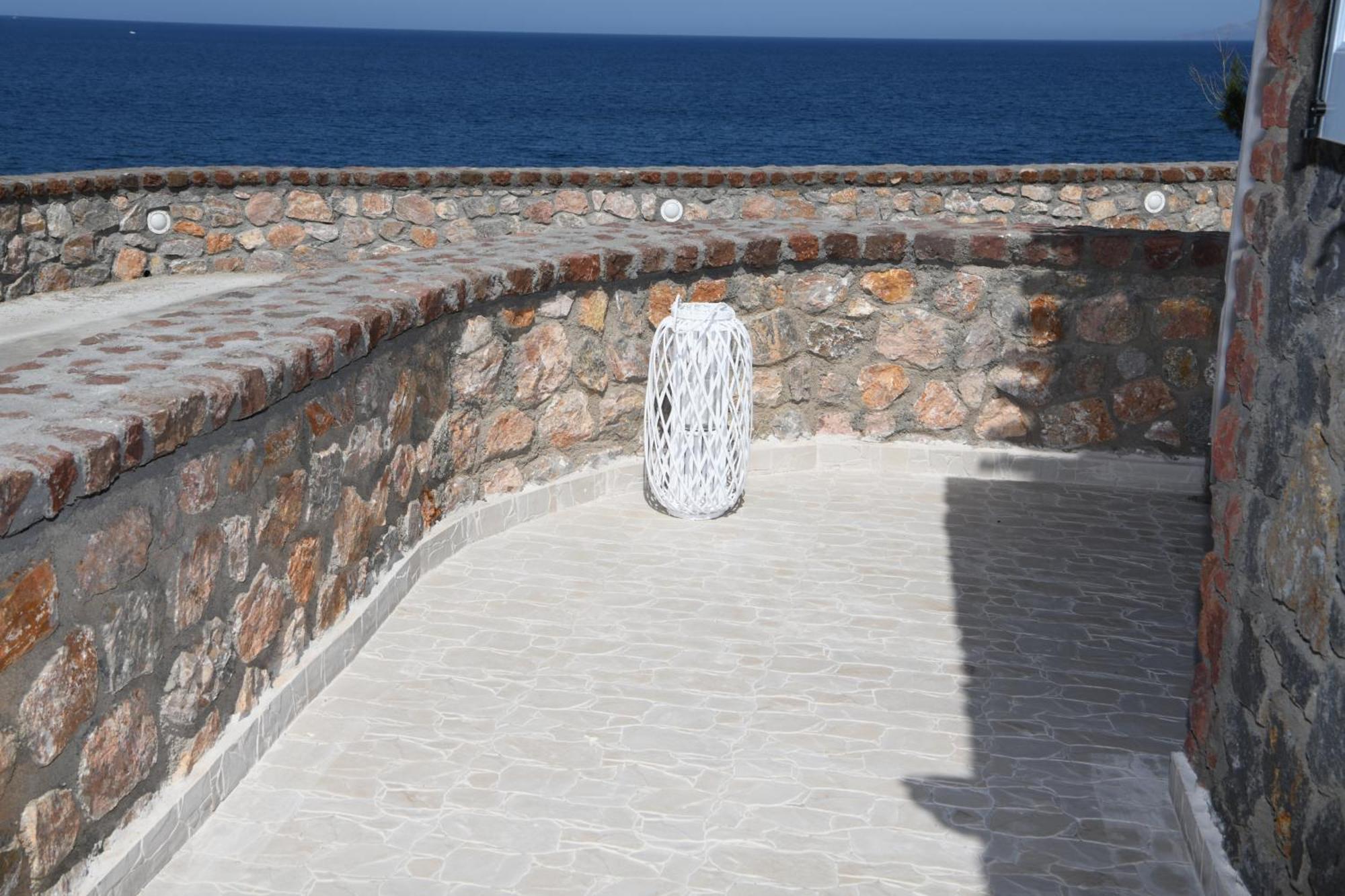 Starlight Luxury Seaside Villa & Suites Imerovigli  Exterior photo