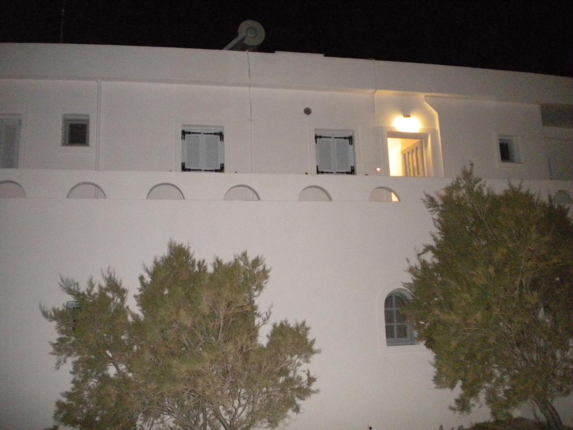 Starlight Luxury Seaside Villa & Suites Imerovigli  Exterior photo
