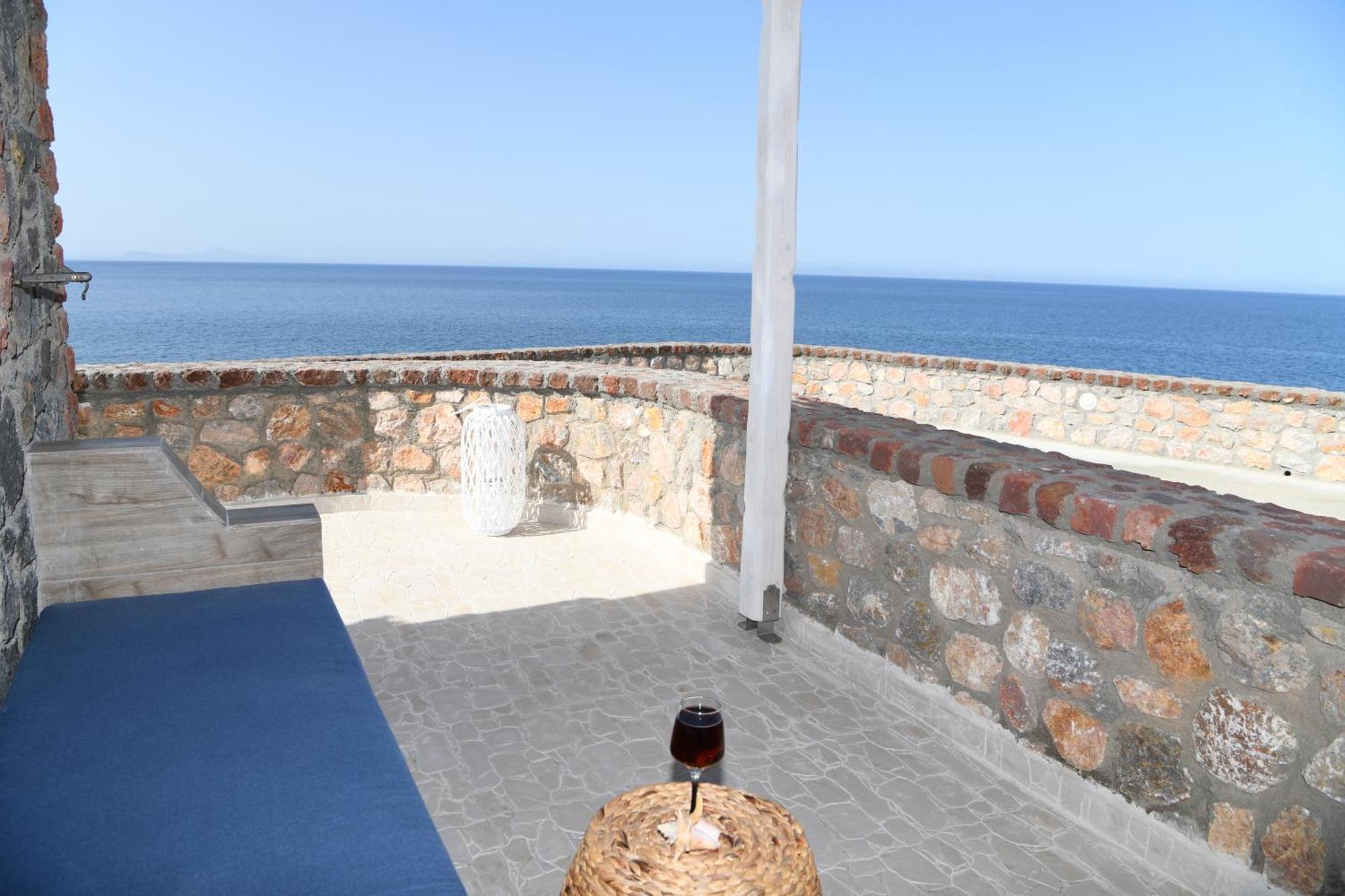 Starlight Luxury Seaside Villa & Suites Imerovigli  Exterior photo