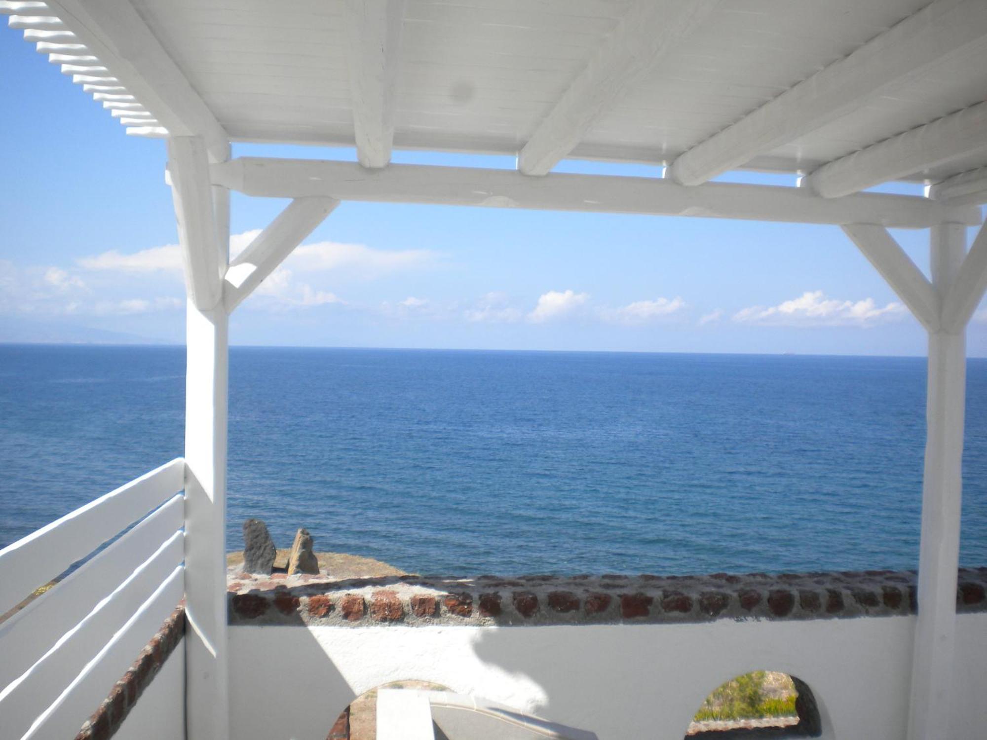 Starlight Luxury Seaside Villa & Suites Imerovigli  Exterior photo