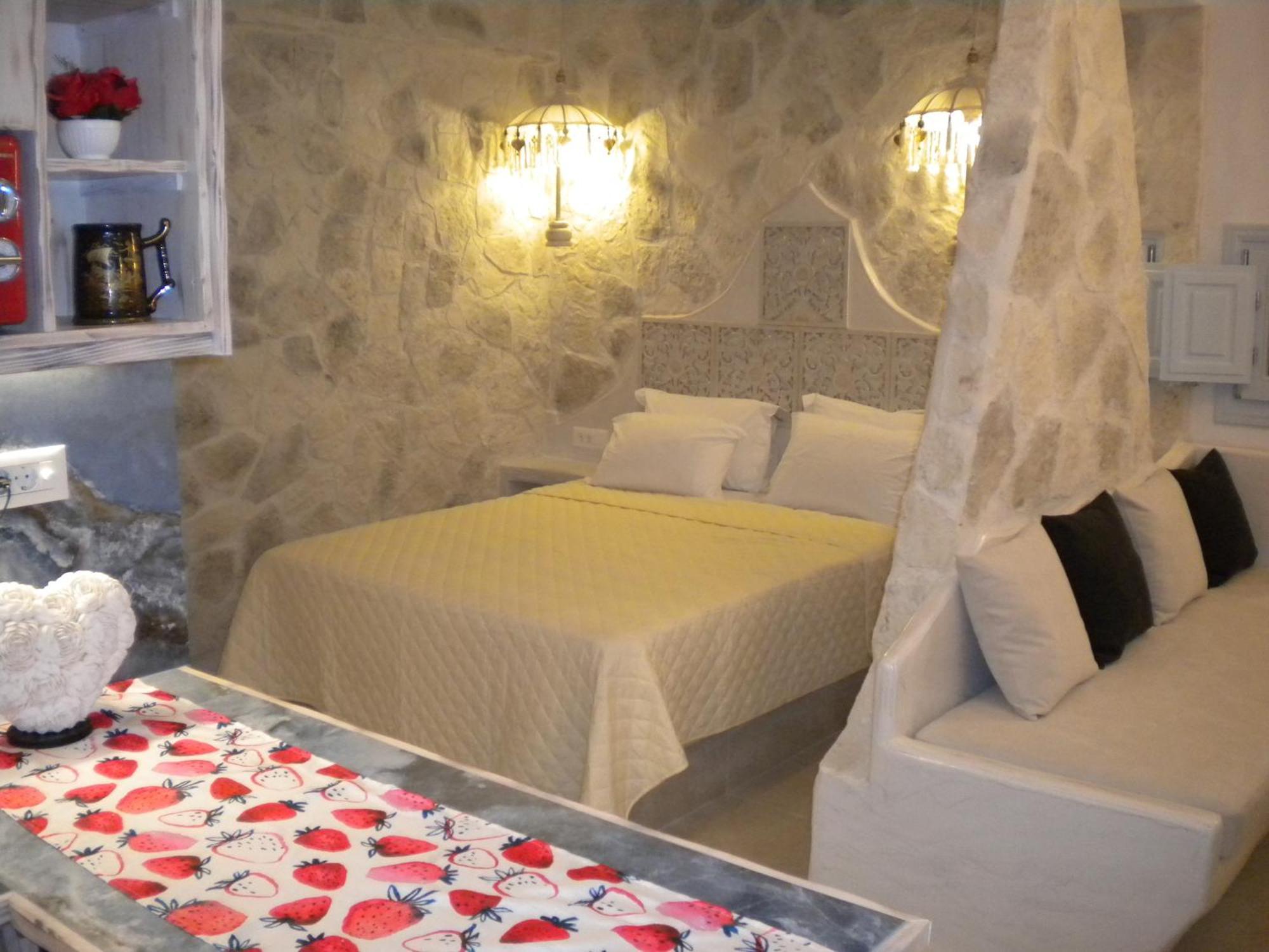 Starlight Luxury Seaside Villa & Suites Imerovigli  Exterior photo